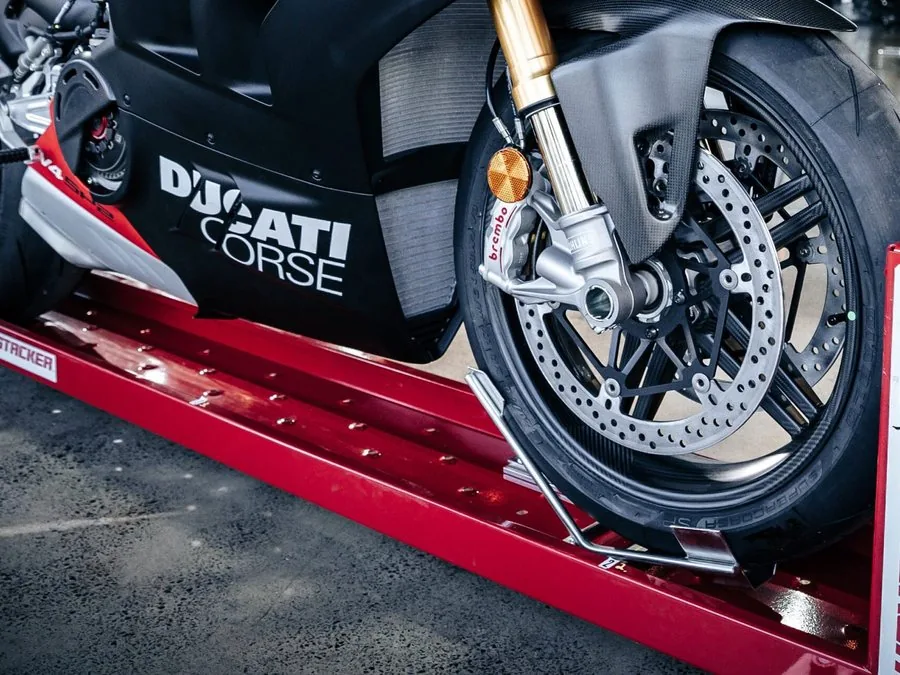 Moto Stacker Standard Docker